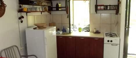 House | Private kitchen | Fridge, stovetop, cookware/dishes/utensils, freezer