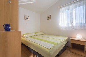 Apartment (A1) | Free WiFi - Apartments Petra (Solta)