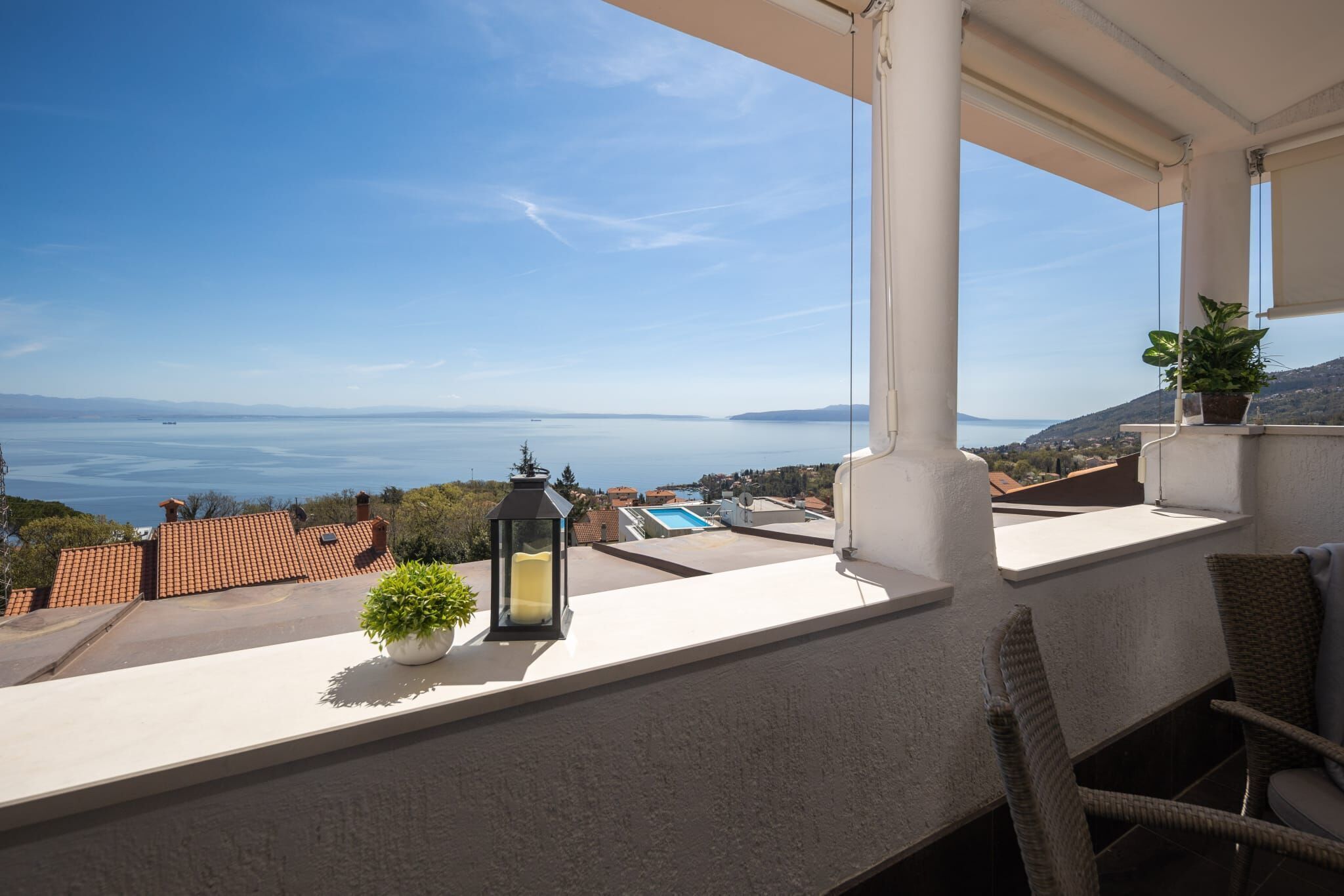 Căn hộ (A2) | Ban công