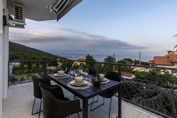 Apartemen (A1) | Balkon