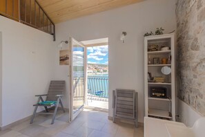 House | Interior - House Stonehouse Popozo (Primosten)