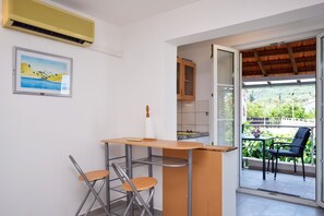 Dining - Apartments Dubravka (Solta)