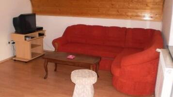 Apartment (A2) | Living room