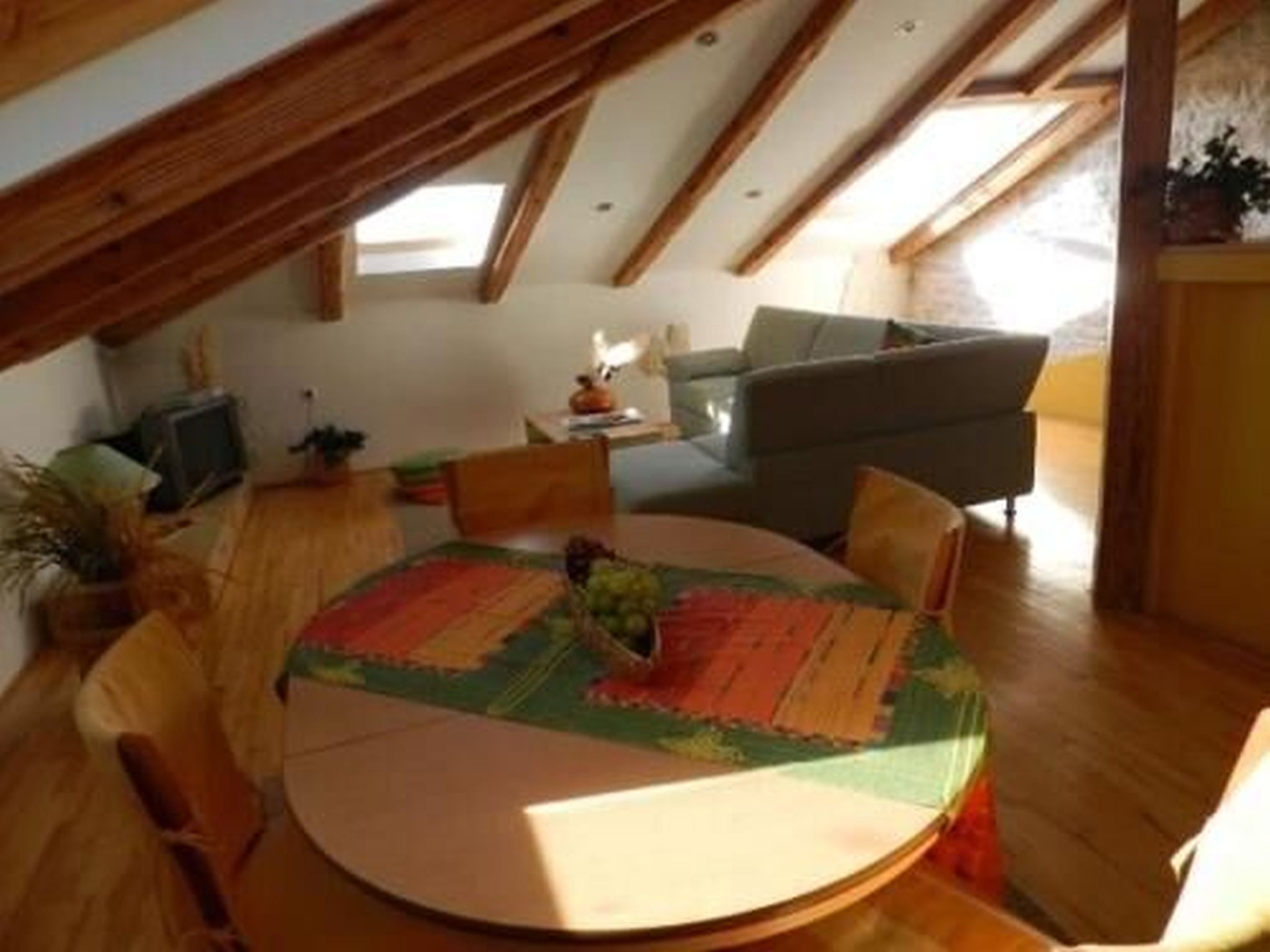 Apartment (A2) | Dining