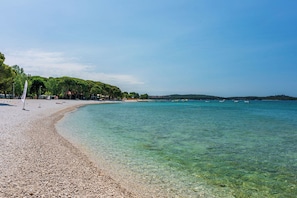 Beach nearby - Apartments Radomir (Fazana)