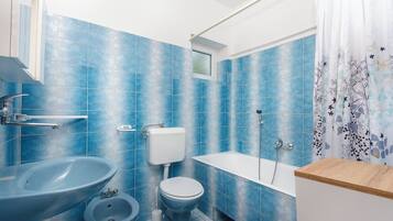 Apartment (A1) | Bathroom