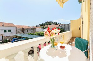 Apartment (A1) | Balcony - Apartments and Room Lotus (Tribunj)