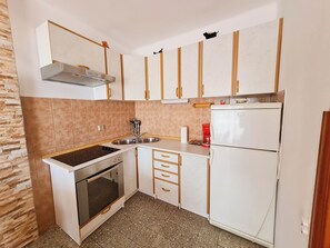 Apartment (A1) | Private kitchen - Apartment Roses (Novi Vinodolski)