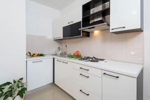 Apartment (A2) | Private kitchen - Apartments Lenka (Orebic)