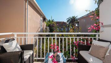 Apartment (A2) | Garden view