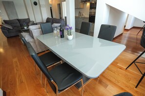 Apartment (A1) | Dining