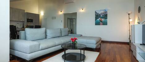 Huoneisto (A2) | Olohuone