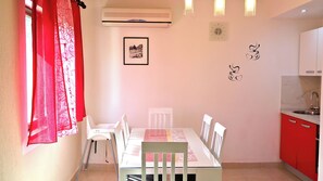 Nhà | Bếp riêng | Tủ lạnh, lò vi sóng, lò nướng, bếp nấu 