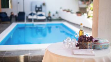 Outdoor pool, pool umbrellas