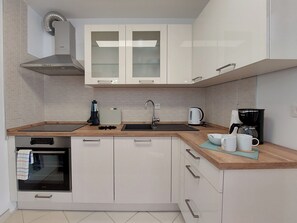 Apartment (A1) | Private kitchen - Apartment Crikva (Crikvenica)