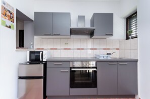 Căn hộ (A2) | Bếp riêng