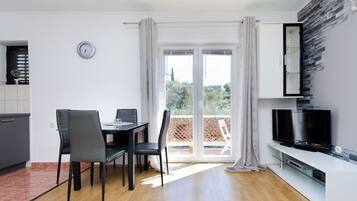Apartment (A2) | Living room