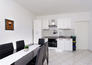 Apartment (A1) | Private kitchen - Apartments Luka (Rab)