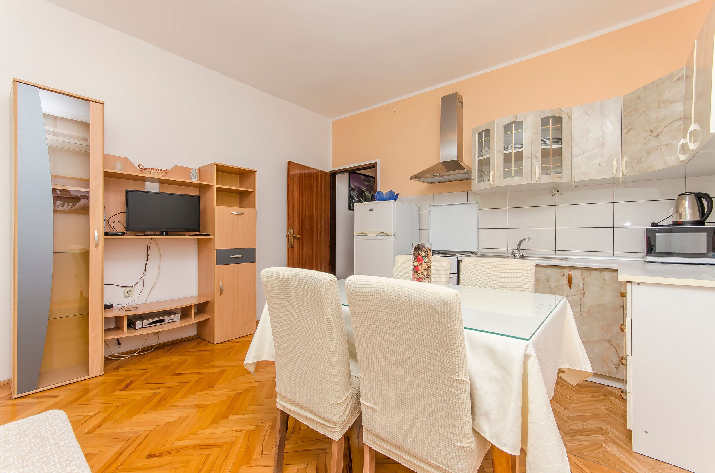 Apartment (A2) | Private kitchen | Fridge, microwave, oven, stovetop
