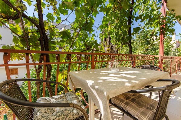 Apartment (A2) | Balkon