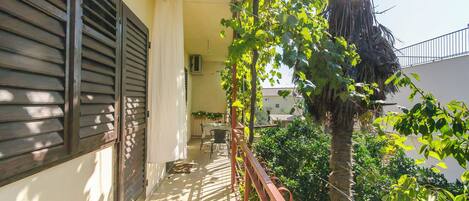 Apartment (A2) | Balkon