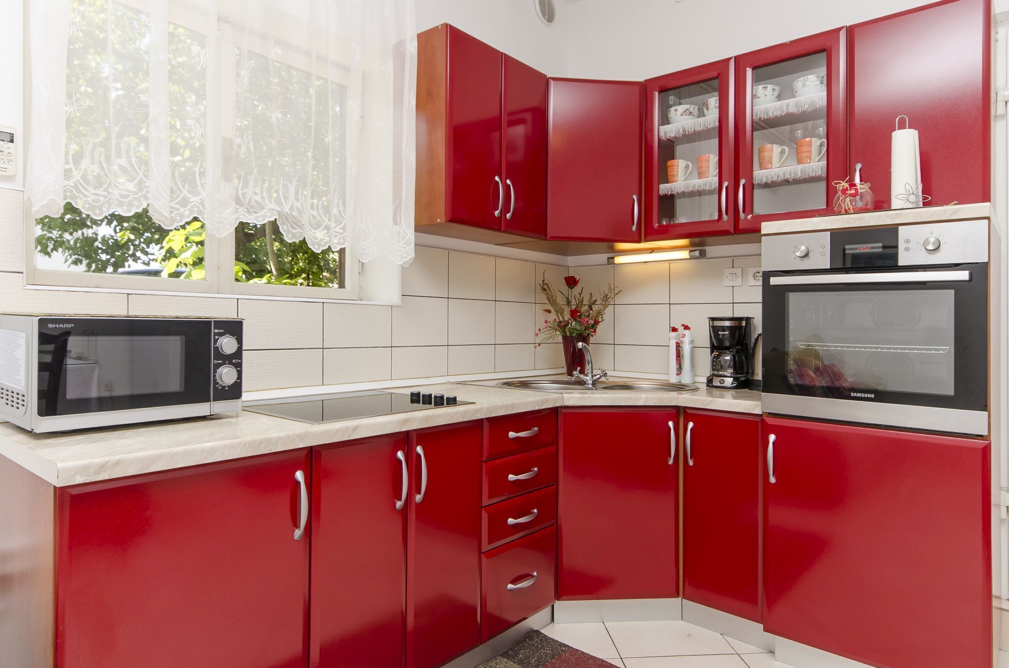 Apartment (A3) | Private kitchen | Fridge, microwave, oven, stovetop