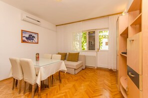 Apart Daire (A2) | Oturma odası