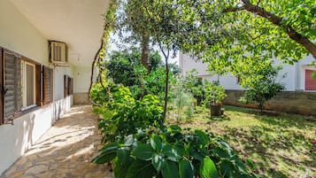 Apartment (A3) | Balcony