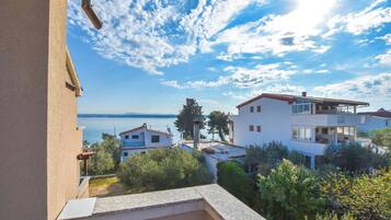 Studio (A4) | Cảnh từ trên cao