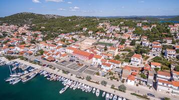 Staduitzicht vanuit accommodatie