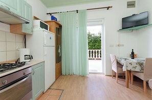 Apartment (A1) | Private kitchen - Apartments Mijatovic (Lopar)