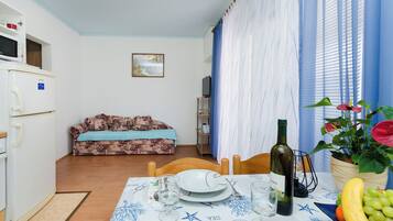 Apartment (A3) | Dining