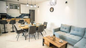 Apartment (A1) | Dining