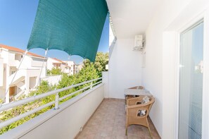 Room (S1) | Balcony - House Nikola (Tucepi)