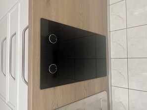 Room (S2) | Private kitchen | Mini-fridge, microwave, electric kettle - House Nikola (Tucepi)