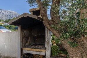 BBQ/picnic Area - House Nikola (Tucepi)