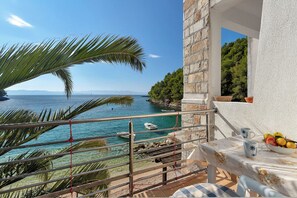 Apartment (A1) | Water view - Apartments Robinzon Nikola (Sucuraj)