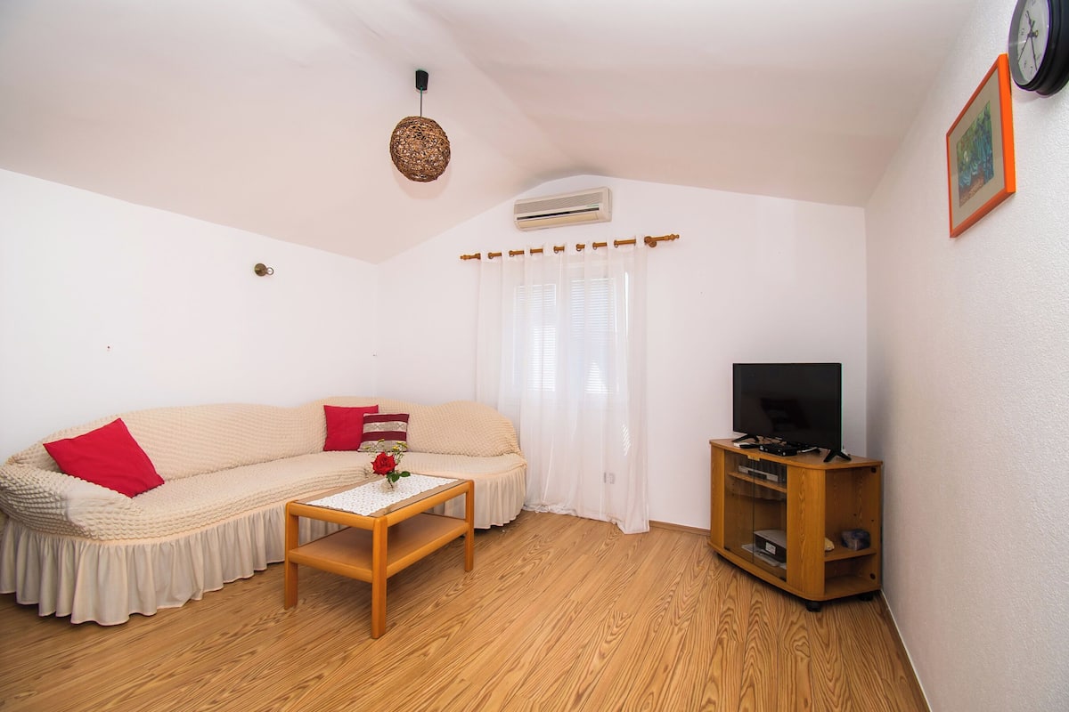 Apartment (A5) | Living room