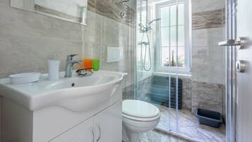 Studio (A1) | Bathroom