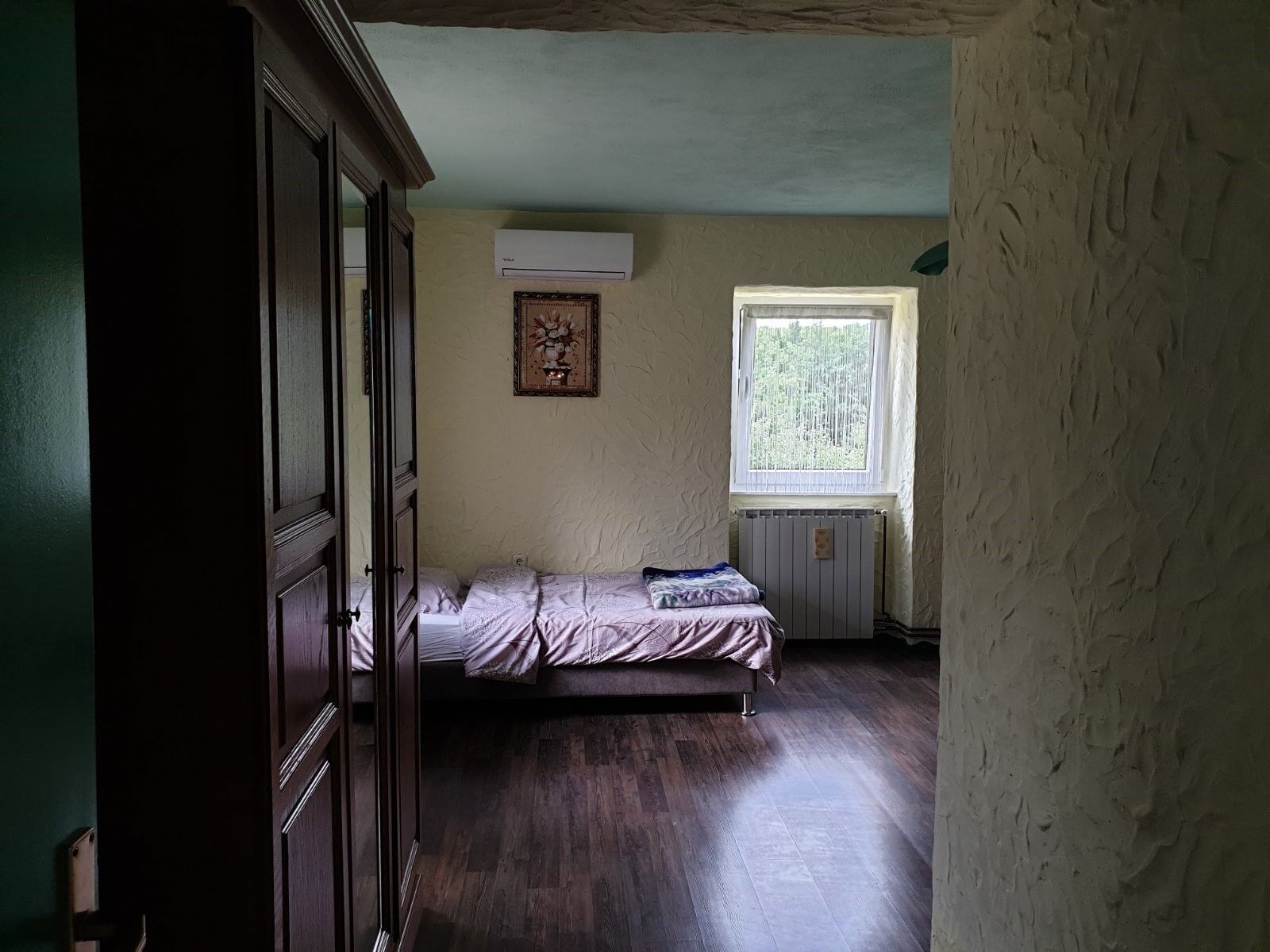House | Iron/ironing board, WiFi (free)