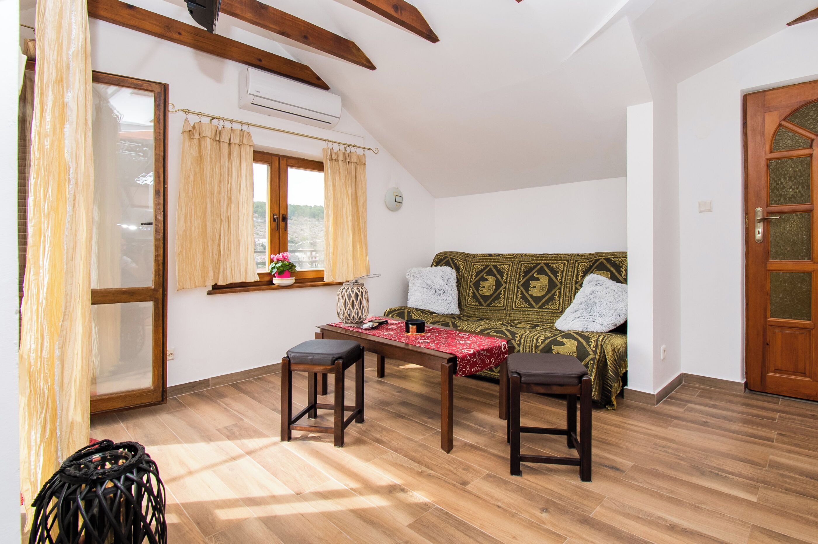 Căn hộ (A2) | Phòng khách