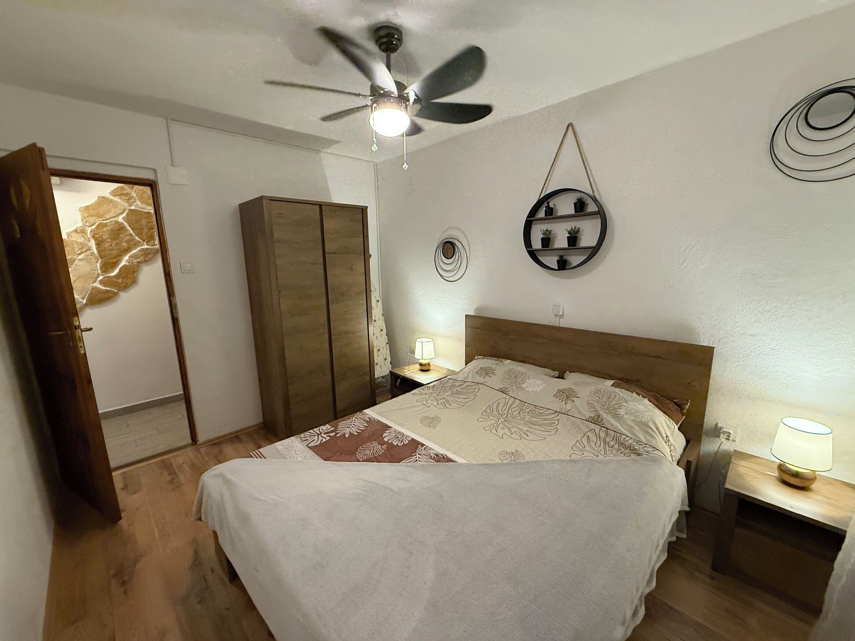 アパートメント (A4) | アイロン / アイロン台、WiFi (無料)