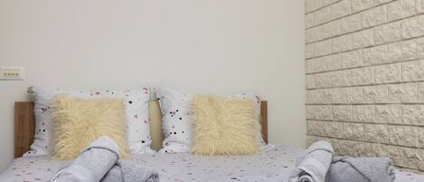 スタジオ (A2) | セーフティボックス (室内)、アイロン / アイロン台、WiFi (無料)