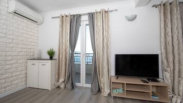 Studio (A2) | Living room