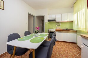 Apartment (A1) | Private kitchen - Apartment Klemi (Crikvenica)
