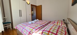 Apartment (A1) | Iron/ironing board, free WiFi - Apartment Turan (Jelsa)