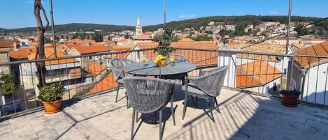 ลานระเบียง/นอกชาน