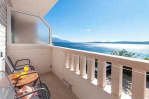 Apartment (A2) | Water view - Apartments Blazenka (Omis)
