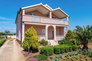 Garden - Apartments Nikola (Nin)