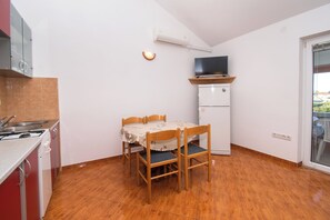Apartment (A2) | Private kitchen - Apartments Nikola (Nin)